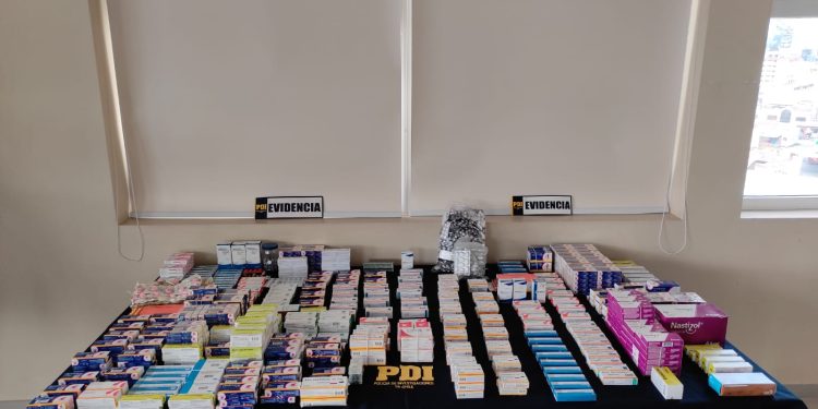 PDI decomisó más de 11 mil dosis de medicamentos en feria Pinto de Temuco