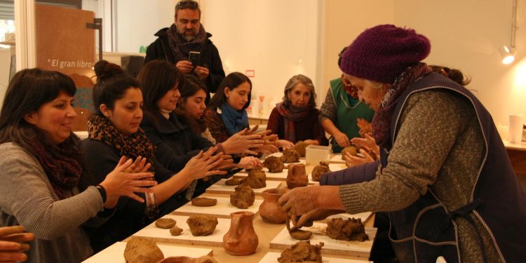 Seremi de las Culturas invita a presentar candidaturas para los Premios Regionales 2022