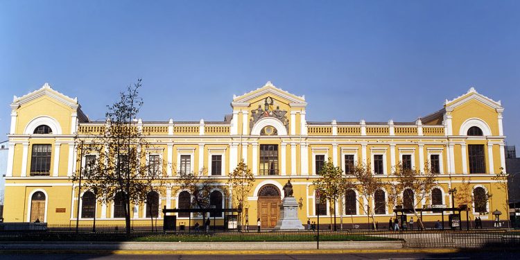 Tesis sobre pedofilia complican a la U de Chile