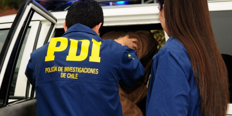 En prisión preventiva quedó mujer que arrolló más de tres veces a hombre en Temuco