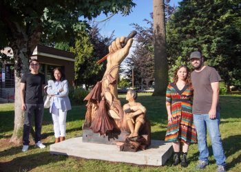 Proyecto Tradición de Talladores inaugura la primera escultura en madera de la comuna de Loncoche 