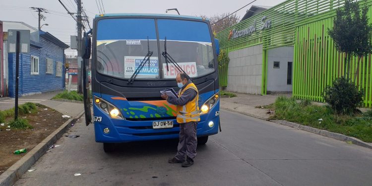 Choferes de buses interurbanos y rurales no respetaron el descuento del pase estudiantil en Temuco