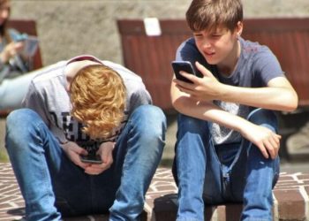 El uso del celular en nuestros hijos ¿cómo y cuándo restringirlo?