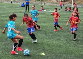 La escuela de fútbol femenino que quiere marcar un hito en Temuco