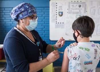 Minsal llamó a comunidad escolar a vacunarse