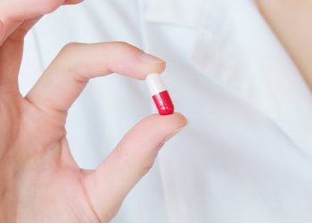 Melatonina: una hormona natural para el sueño con riesgos a considerar