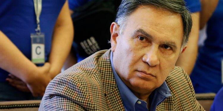 Diputado Mellado admite haber grabado y difundido conversación del Presidente Boric