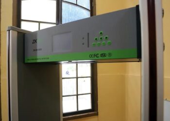 Temuco: Primera Comuna en Chile en Uso de Pórticos Anti-Metales en establecimientos municipales