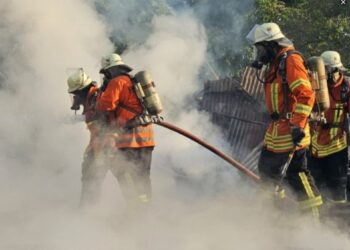 Tragedia en Villarrica. Hombre ataca a su pareja, mata a su suegra y quema vivienda