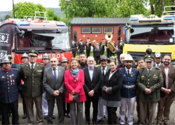 Gobierno de La Araucanía entrega nuevos carros bomba a Bomberos